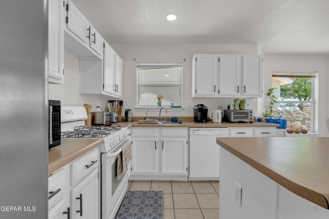 14012 Lago Azul Street, Horizon City, TX 79928