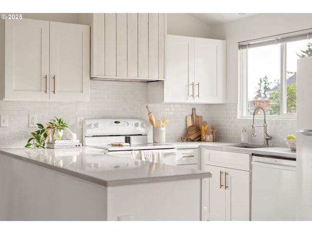 8422 Se 65TH Ave, Portland, OR 97206