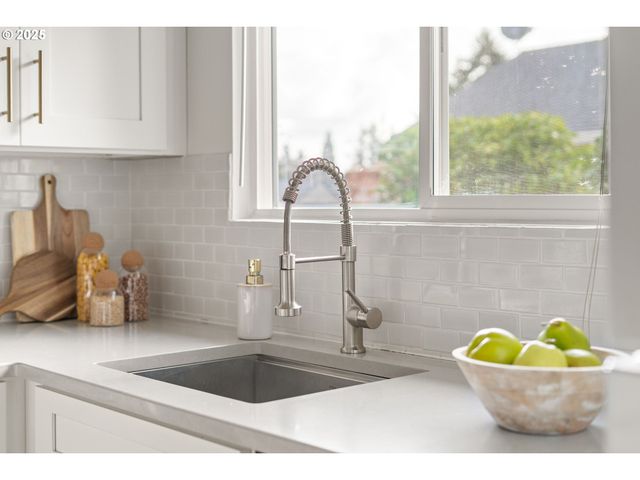 8422 Se 65TH Ave, Portland, OR 97206