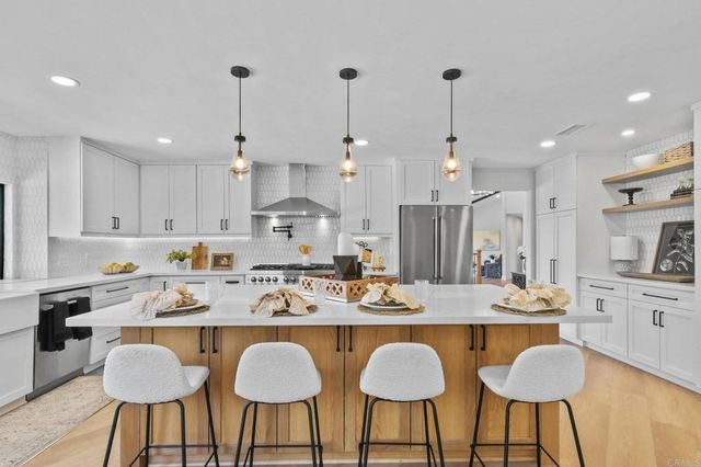 1051 Via Rancho Parkway, Escondido, CA 92029