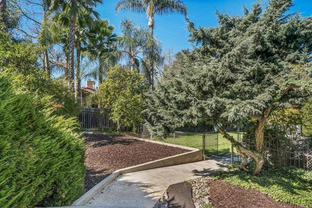 1051 Via Rancho Parkway, Escondido, CA 92029