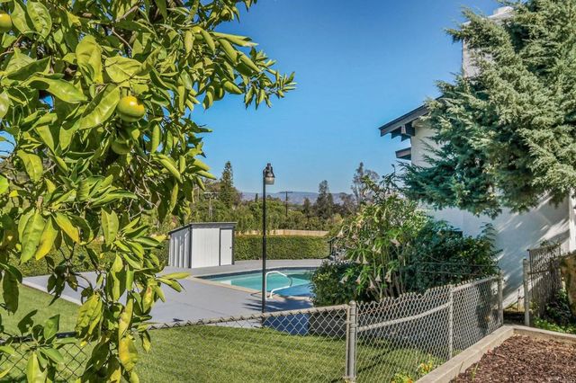 1051 Via Rancho Parkway, Escondido, CA 92029