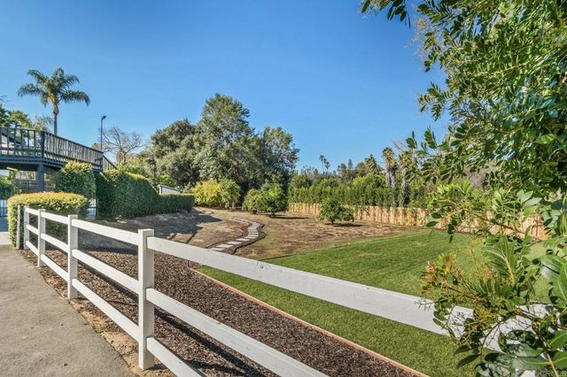 1051 Via Rancho Parkway, Escondido, CA 92029