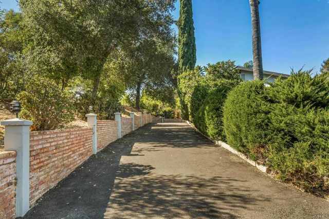 1051 Via Rancho Parkway, Escondido, CA 92029