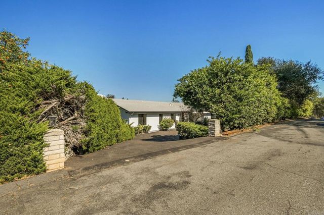 1051 Via Rancho Parkway, Escondido, CA 92029
