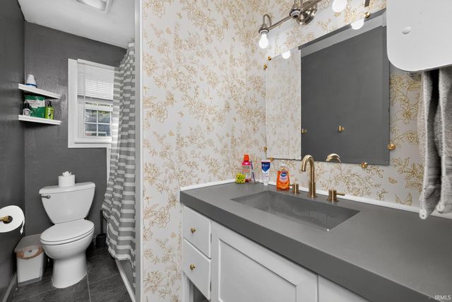 58677 Palace Lane, Elkhart, IN 46516