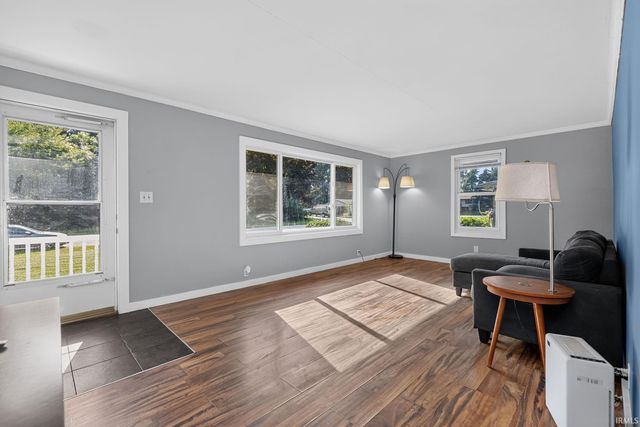 58677 Palace Lane, Elkhart, IN 46516