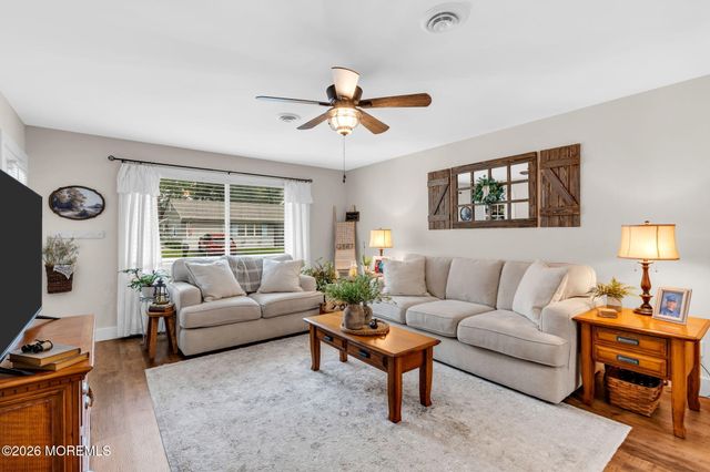 35 Arizona Avenue, Whiting, NJ 08759