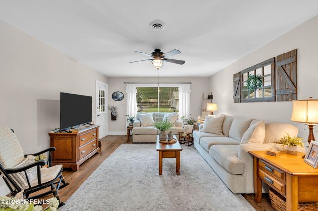 35 Arizona Avenue, Whiting, NJ 08759
