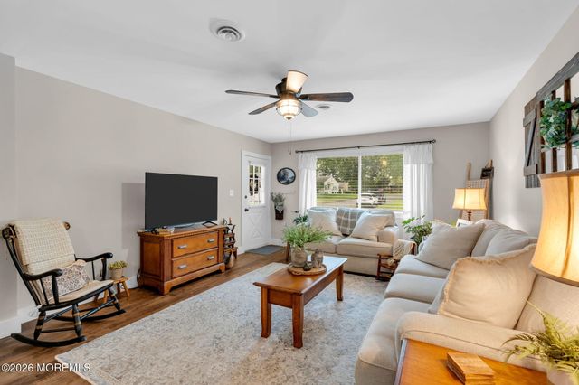 35 Arizona Avenue, Whiting, NJ 08759