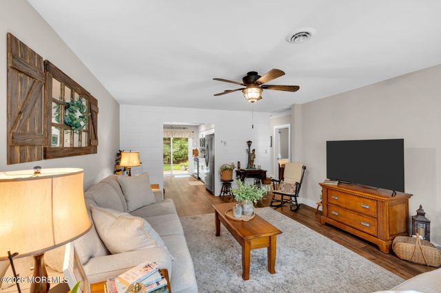 35 Arizona Avenue, Whiting, NJ 08759