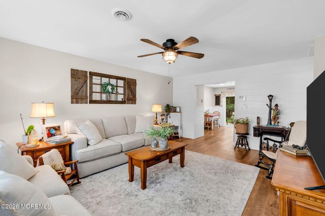 35 Arizona Avenue, Whiting, NJ 08759