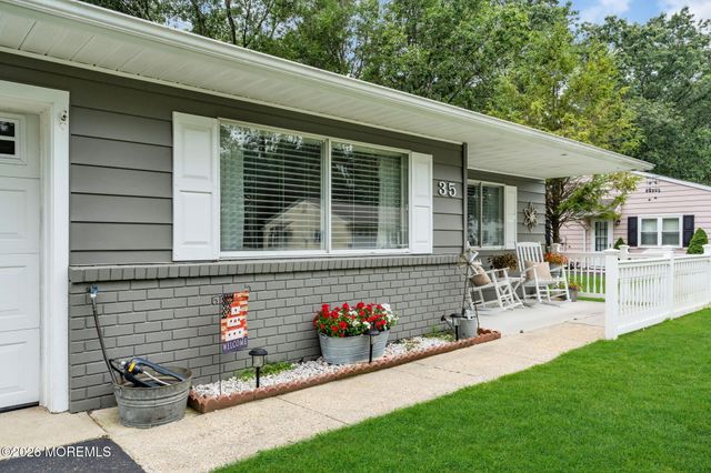 35 Arizona Avenue, Whiting, NJ 08759