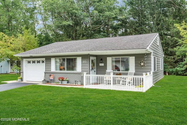 35 Arizona Avenue, Whiting, NJ 08759