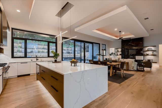 106 Bella Montagna CIR, Austin, TX 78734