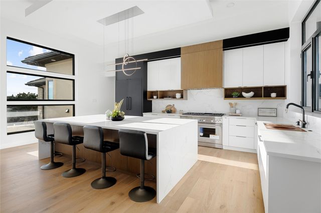 106 Bella Montagna CIR, Austin, TX 78734