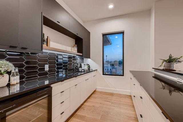 106 Bella Montagna CIR, Austin, TX 78734