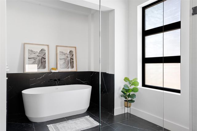 106 Bella Montagna CIR, Austin, TX 78734