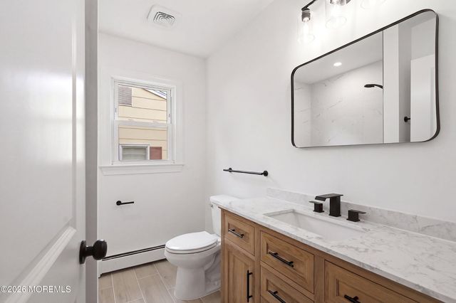 9 Hamilton Court, Toms River, NJ 08757