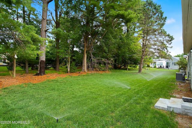 9 Hamilton Court, Toms River, NJ 08757