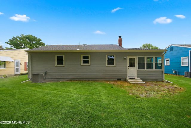 9 Hamilton Court, Toms River, NJ 08757