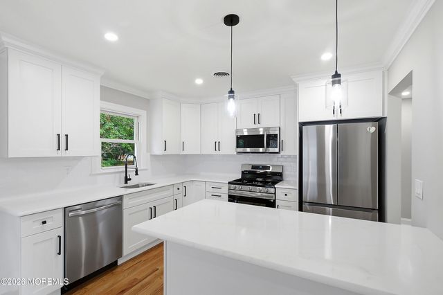 9 Hamilton Court, Toms River, NJ 08757
