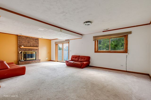 1605 S MAIN Street, Lombard, IL 60148