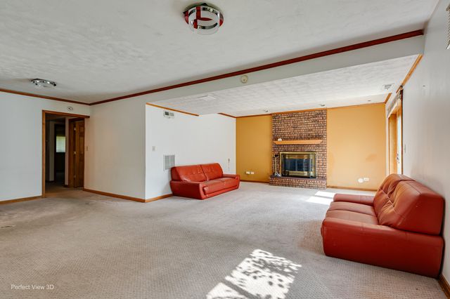 1605 S MAIN Street, Lombard, IL 60148
