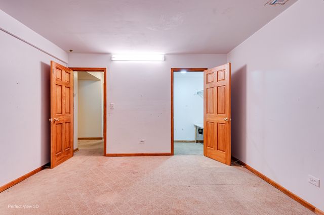 1605 S MAIN Street, Lombard, IL 60148