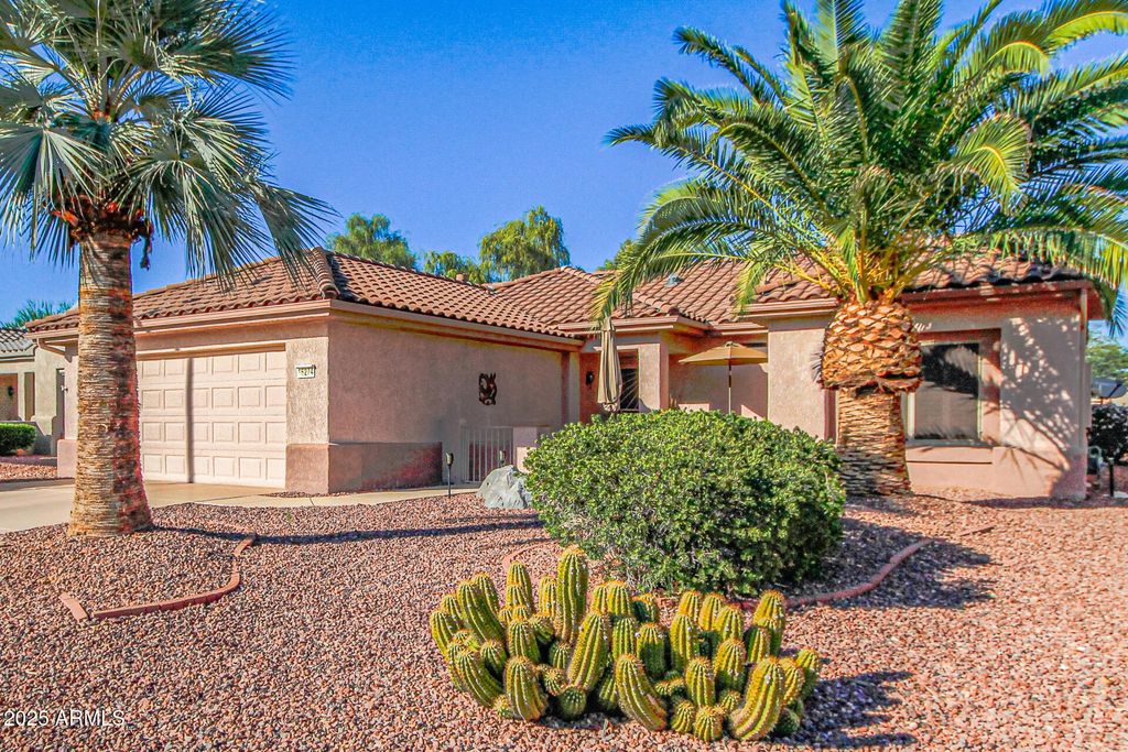 16274 W DESERT CANYON Drive, Surprise, AZ 85374 — photo 4