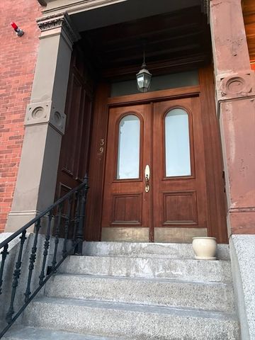 39 High St 2, Boston, MA 02129