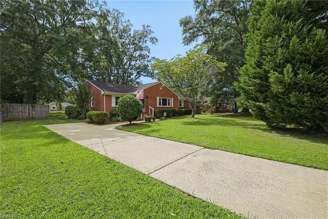 145 Hurdle DR, Chesapeake, VA 23322