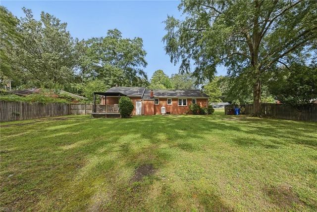 145 Hurdle DR, Chesapeake, VA 23322