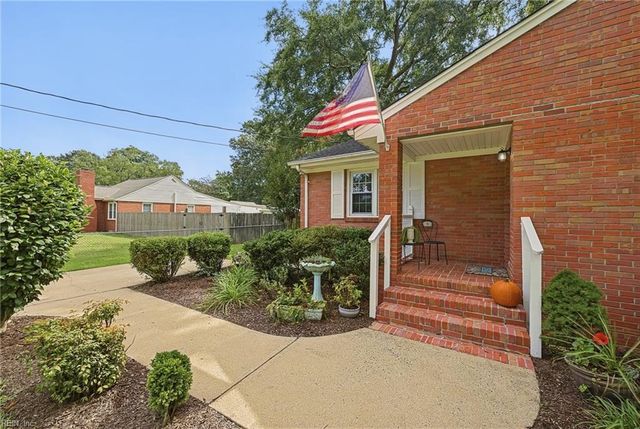 145 Hurdle DR, Chesapeake, VA 23322