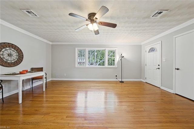 145 Hurdle DR, Chesapeake, VA 23322