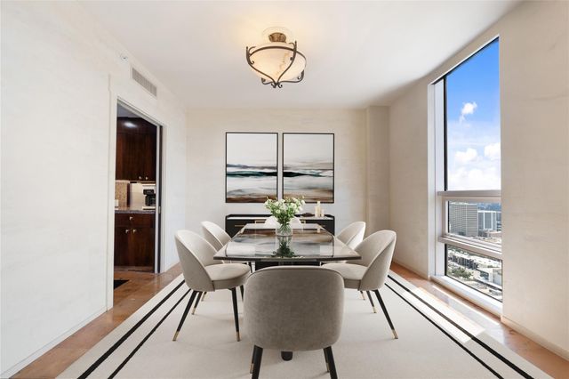 5110 San Felipe 364, Houston, TX 77056