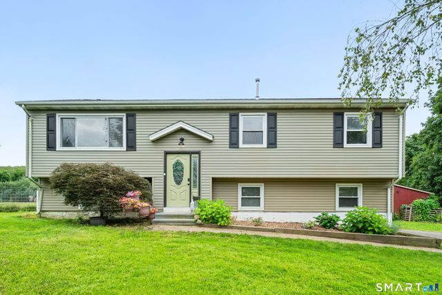 8 Meadow Drive, Oxford, CT 06478