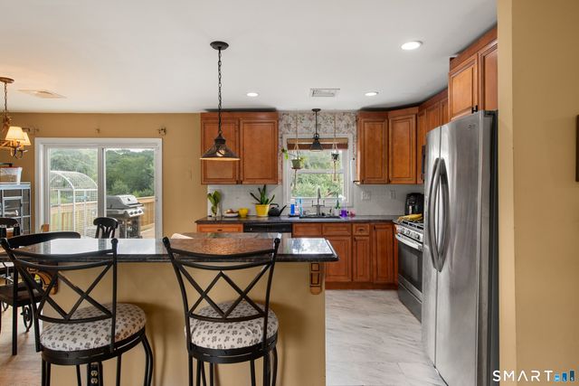 8 Meadow Drive, Oxford, CT 06478