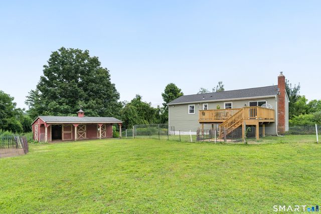 8 Meadow Drive, Oxford, CT 06478