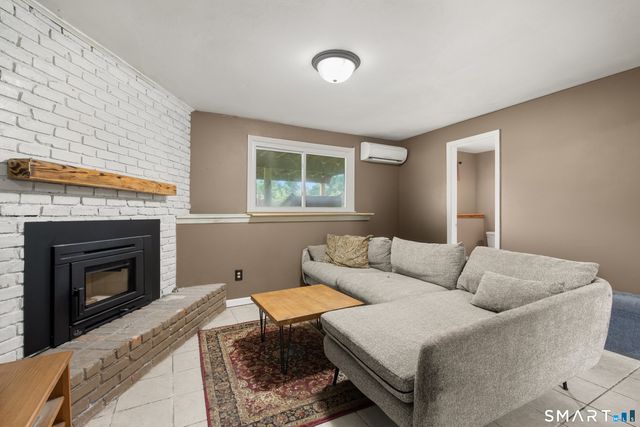 8 Meadow Drive, Oxford, CT 06478