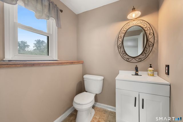 8 Meadow Drive, Oxford, CT 06478