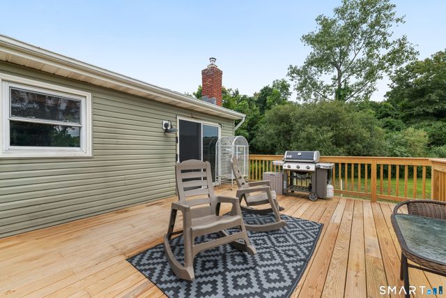 8 Meadow Drive, Oxford, CT 06478