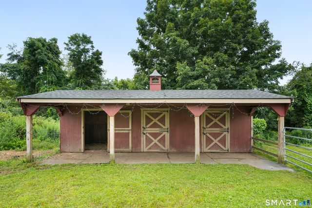 8 Meadow Drive, Oxford, CT 06478