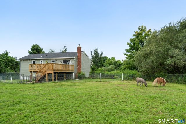 8 Meadow Drive, Oxford, CT 06478