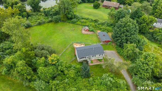 8 Meadow Drive, Oxford, CT 06478