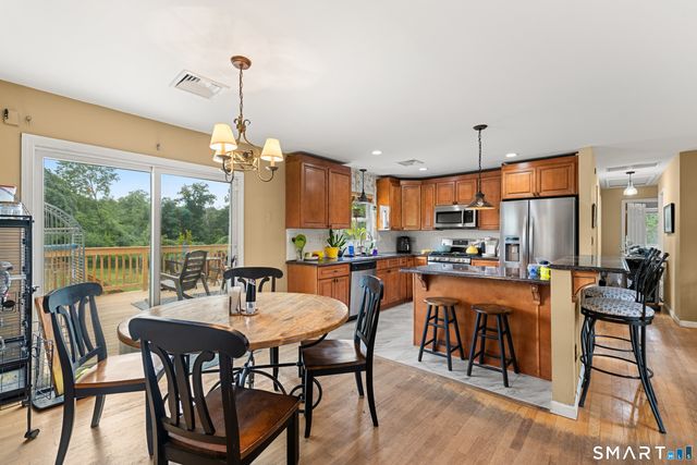 8 Meadow Drive, Oxford, CT 06478