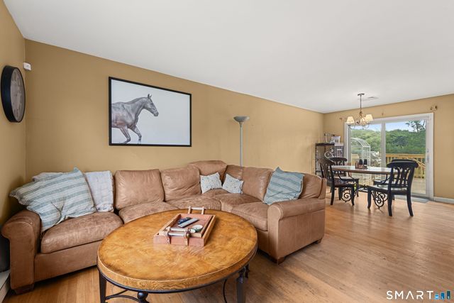 8 Meadow Drive, Oxford, CT 06478