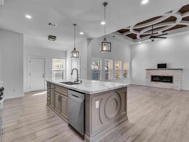 2832 Golden Avenue Avenue, Bay City, TX 77414
