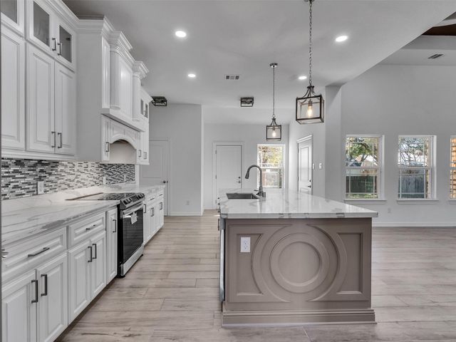 2832 Golden Avenue Avenue, Bay City, TX 77414