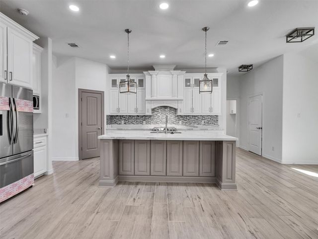2832 Golden Avenue Avenue, Bay City, TX 77414